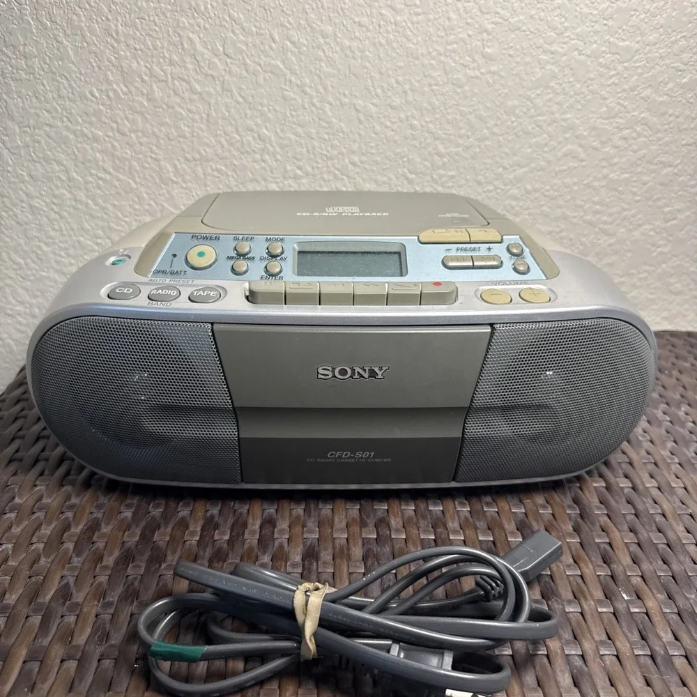 Vtg Sony CFD-S01 Stereo AM/FM Radio CD Player Cassette Portable Boombox Tested